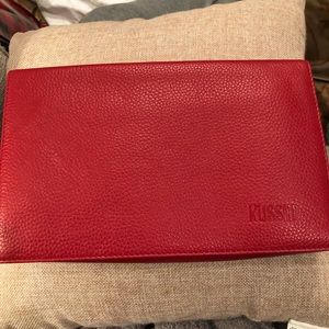 Kusshi Leather makeup organizer barely used